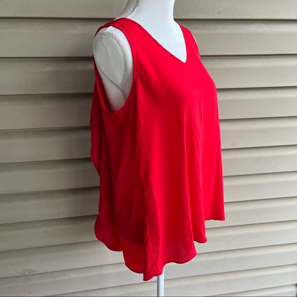 •By & By• Sleeveless Open Back Blouse - Size Medium - Picture 4 of 10